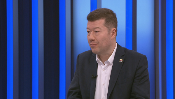 Tomio Okamura mluvil v parlamentu nepřetržitě déle než deset hodin